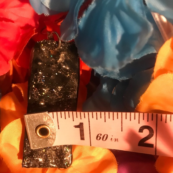 🖤 Handmade Earrings 🖤 - Picture 3 of 4